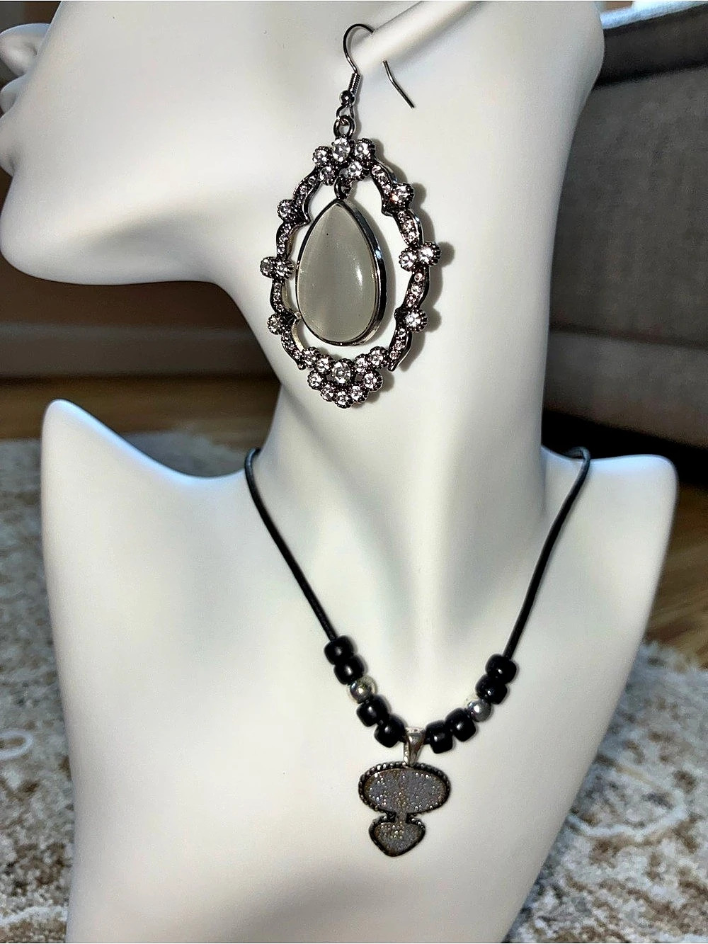 Statement Jewelry Black & Silver